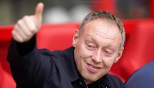 Нотингам Форест подкрепи Стив Купър