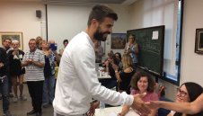 Звездите на Барса гласуваха на референдума 