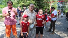 Фенове на ЦСКА събират пари за Димитър Пенев