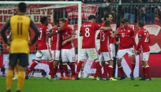 Баварската машина отново направи жалкия Арсенал на пихтия! + ВИДЕО