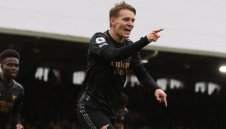 Стряскащи новини за Арсенал в битката за титлата с Ливърпул