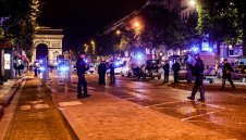 Размирици в Париж! 127 арестувани след успеха на ПСЖ 
