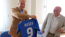 Спас Русев стъпи на "Герена", получи и подарък + ВИДЕО