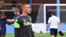 Взеха в първия отбор на елитен португалски тим прогонен от Левски