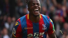 Заха иска да бяга от Кристъл Палас