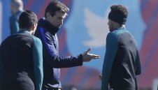 Унсуе към Неймар: Продължавай така и ще свършиш като Роналдиньо!