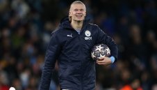 Терминаторът, който троши противници и рекорди