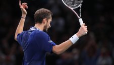 Медведев обърна Хуркач в голям екшън