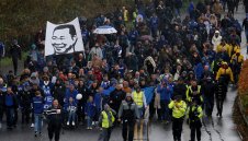 200 000 на шествие преди мача на Лестър