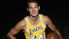 Отвъд Океана скърбят за иконата Джери Уест