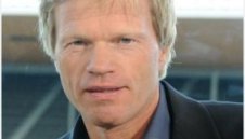 Оливер Кан пак подхвана враждата с Леман