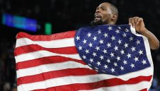 Баскетболна звезда става акционер в ПСЖ