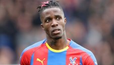 Палас отряза и Евертън за Заха