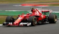 Спуканата гума на Кими била заради парчета на пистата