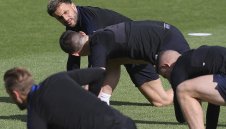 С проститутки по време на карантина? Бият шута на Уокър от националния