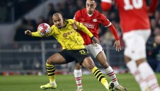 Съдийска целувка за ПСВ срещу Борусия Дортмунд