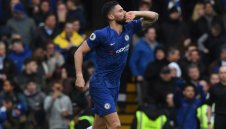 Обрат! Жиру остава в Челси 