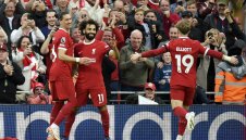 Ливърпул подгони лидерите с класика срещу Нотингам