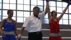 Станимира Петрова ги почна на световното по бокс