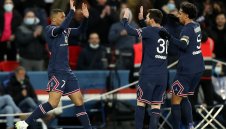 Защитник на ПСЖ скочи на феновете