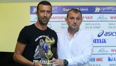 Георги Петков ще пази за Славия и на 44