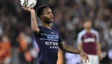 Стърлинг моли Гуардиола да го пусне в Барса