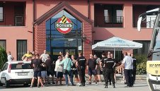 Скандал в Пловдив: Фенове на Ботев изгониха новия директор от клуба