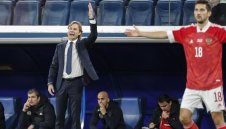 Карпин подкара със снежни топки играчите на Русия