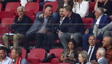 Ван Гаал спънал Ман Юнайтед за два трансфера