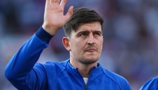 Автогол? На Магуайър не му пука от гаврата с него