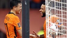 Депай вече е на едно ниво с Йохан Кройф