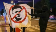 Всички искат оставката на Боби Михайлов