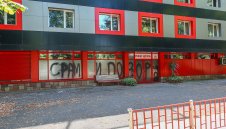 "Срам и позор"! Фенове на ЦСКА бесни, изпочупиха и надраскаха "Армията" + СНИМКИ