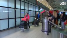 С цветя и емоции посрещнахме младите ни олимпийци + ВИДЕО