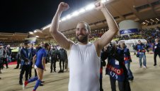 Игуаин е сред трите най-добри деветки в света