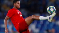 Ливърпул планира да преотстъпи младока Брюстър през януари