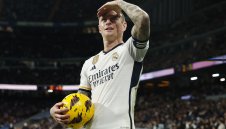 Араби се облизват и за Кроос