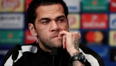 Дани Алвеш счупи глупомера: Не играя в ПСЖ за пари, но печеля повече, отколкото заслужавам