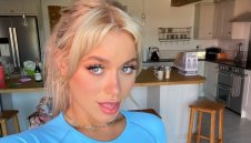 Порнозвезда награби съперничка в бокса + СНИМКИ