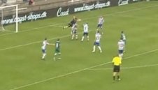 Вратар си вкара 2 автогола в един мач + ВИДЕО