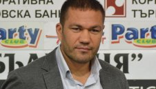 Пародията е пълна: Втори американец отсвири Кобрата