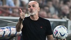 Феновете на Милан скочиха на Пиоли