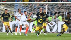 Бомба! Ботев Пд иска топ треньор от Балканите за заместник на Валентич