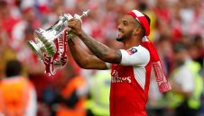 Венгер държи Уолкът да остане в Арсенал и през следващия сезон