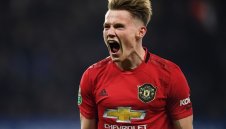 Мактомини преподписа с Ман Юнайтед