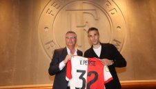 ОФИЦИАЛНО: Ван Перси се завърна във Фейенорд + СНИМКИ