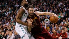 Кевин Лав остава под въпрос за финала в НБА