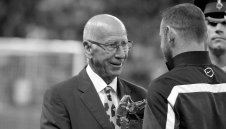 Сръбна вест от Англия: Почина един от най-великите футболисти