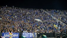 Страх в Амстердам: Феновете на Аякс се покриха от ултрасите на Левски