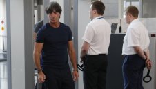 Решават съдбата на Йоги до дни